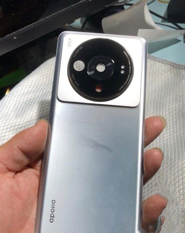 Не выпущенный керамический Xiaomi 12S Ultra показали на фото